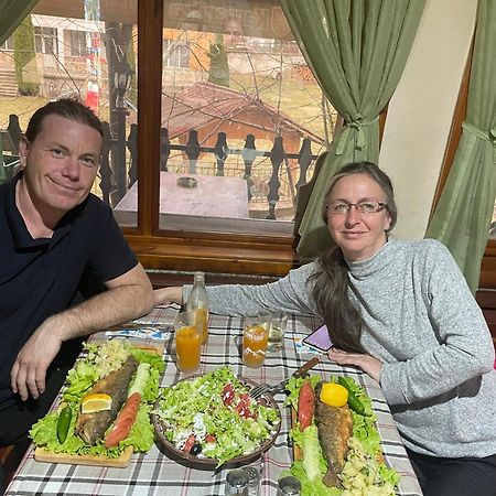 Къща за гости Динас Zmeitsa Екстериор снимка